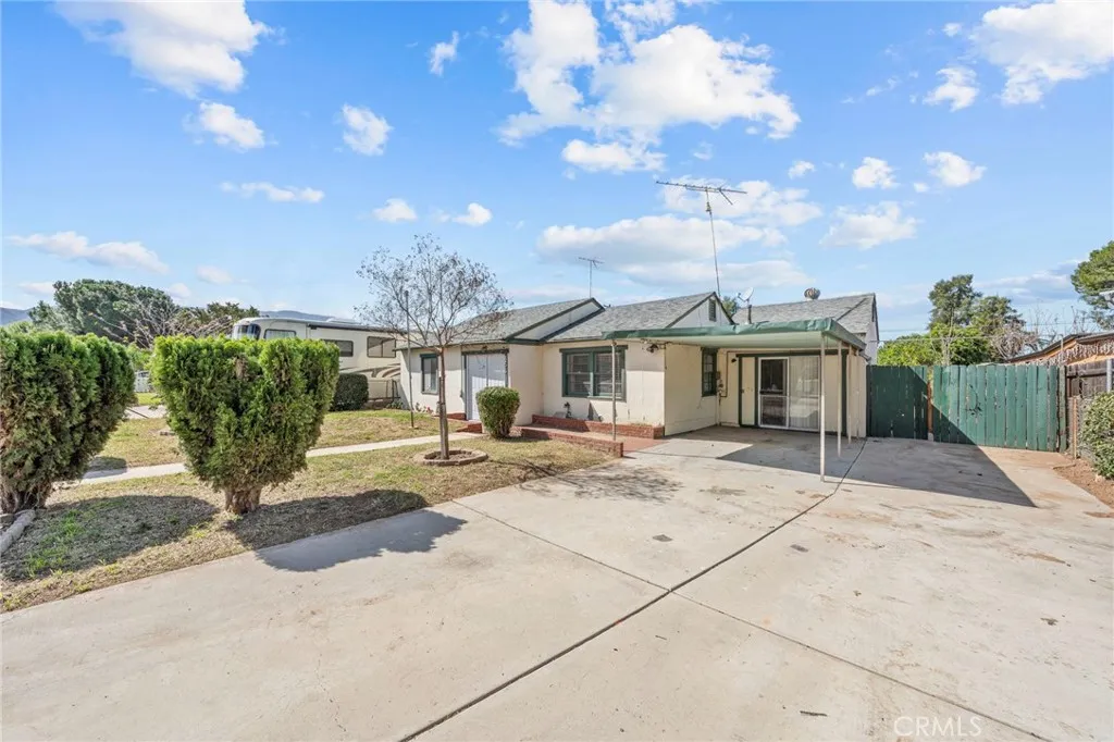 856 Via Bernardo, Corona, California 92882 home-pic-4