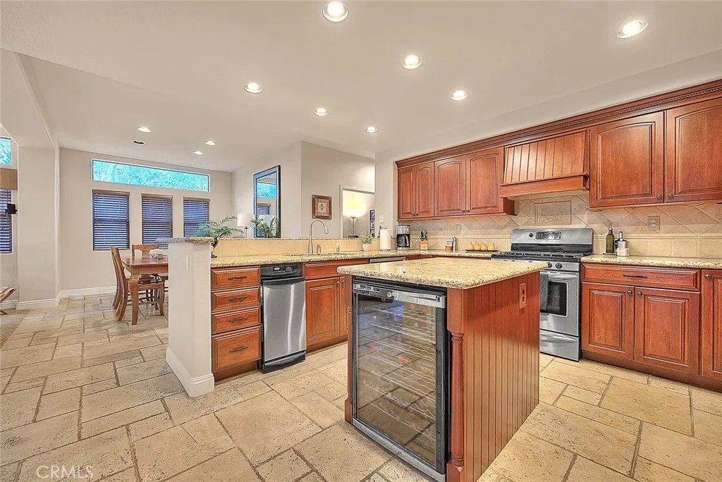 2750 Hidden Hills, Corona, California 92882 home-pic-18
