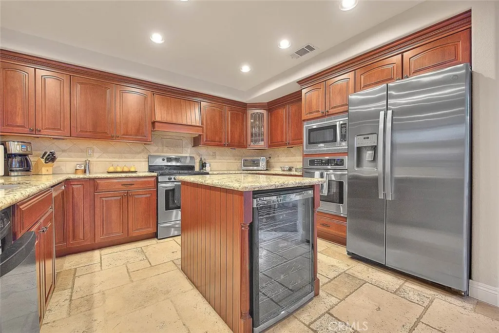 2750 Hidden Hills, Corona, California 92882 home-pic-21