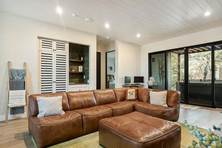 Living room 5