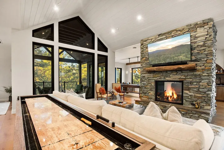 Family room 6