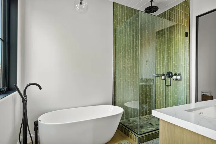 2nd Primary bathroom 3