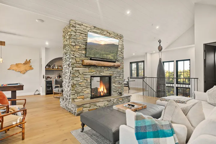 Family room 5