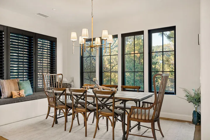 Dining area 2