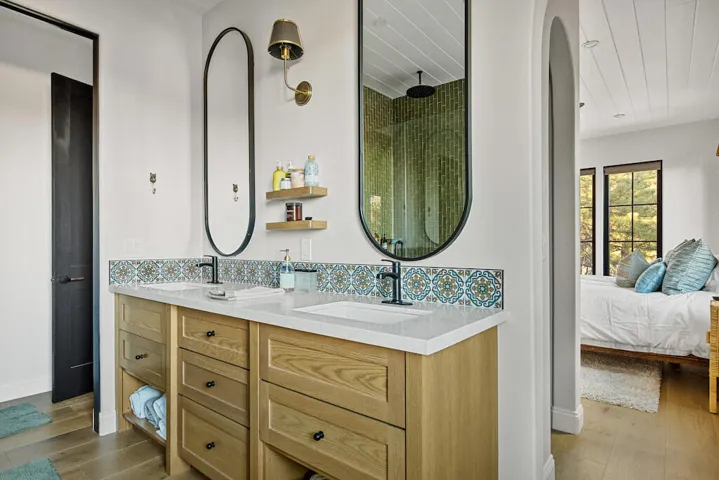 2nd Primary bathroom 2
