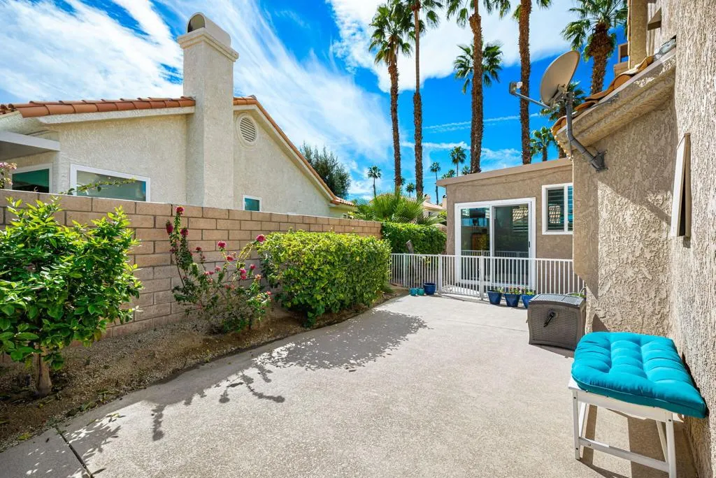 374 Links Drive, Palm Desert, California 92211 home-pic-31