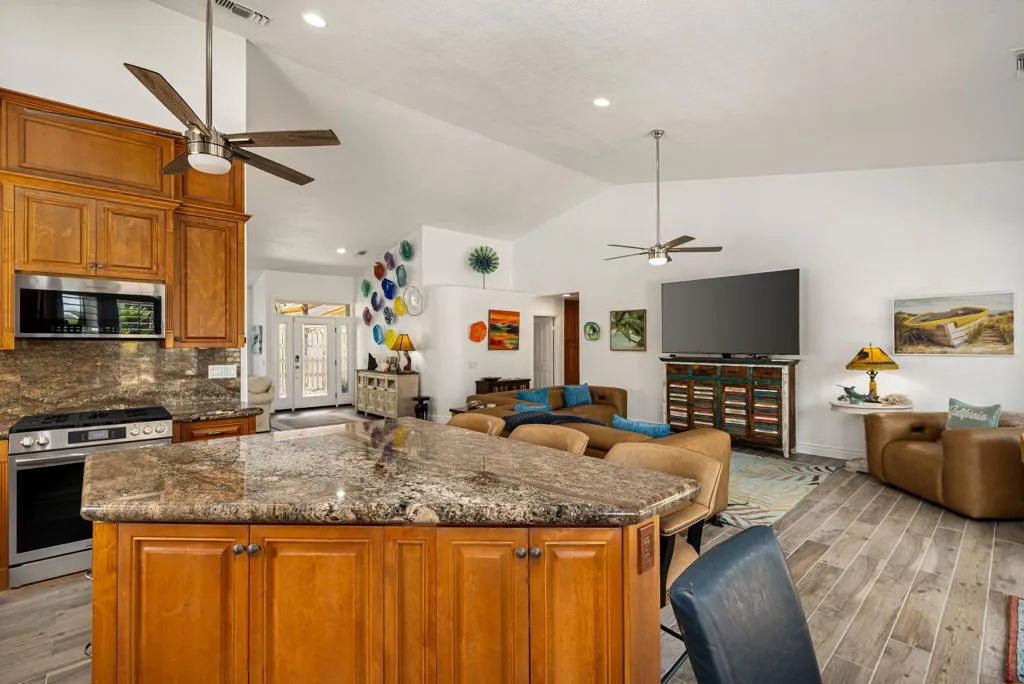 374 Links Drive, Palm Desert, California 92211 home-pic-28
