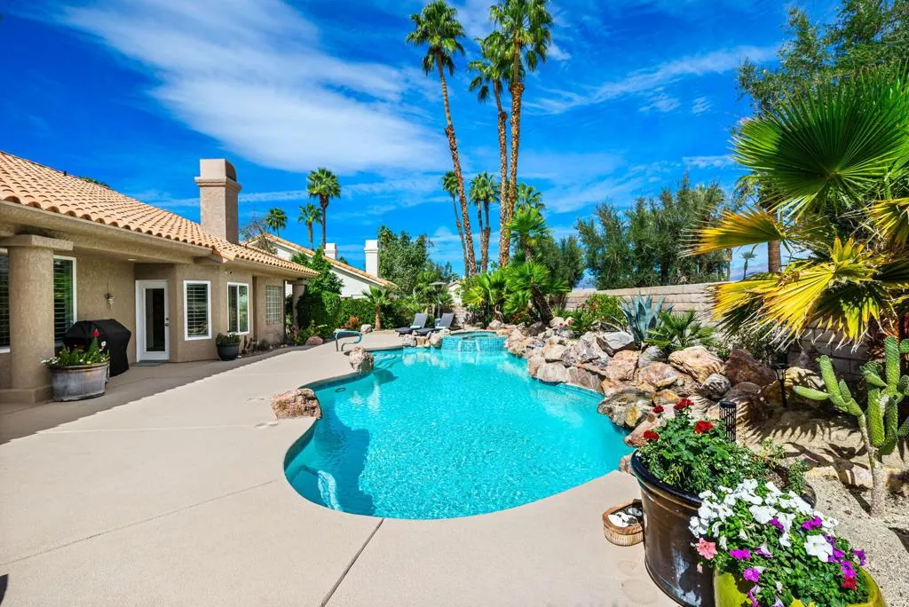 374 Links Drive, Palm Desert, California 92211 home-pic-37