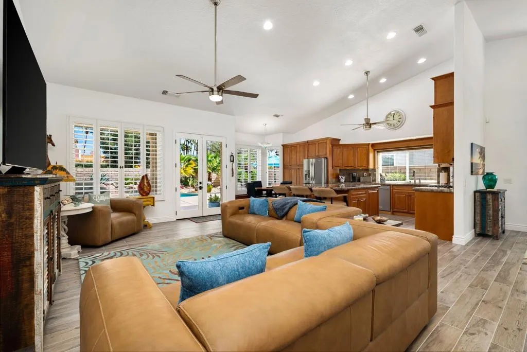 374 Links Drive, Palm Desert, California 92211 home-pic-21