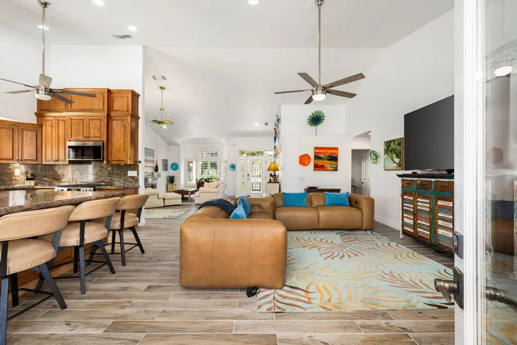 374 Links Drive, Palm Desert, California 92211 home-pic-23