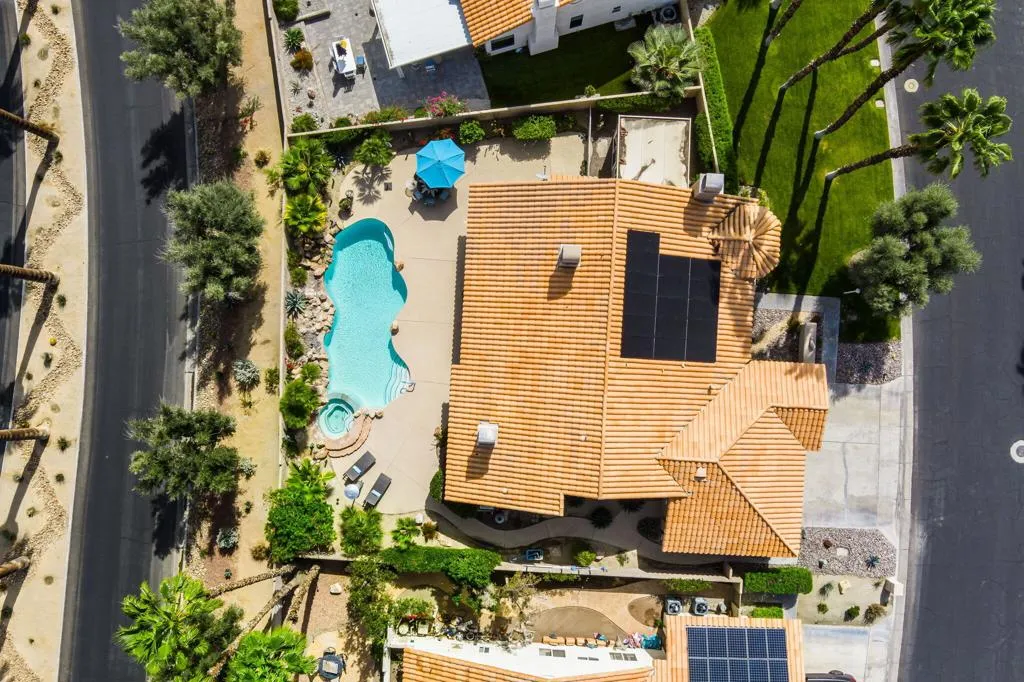 374 Links Drive, Palm Desert, California 92211 home-pic-16