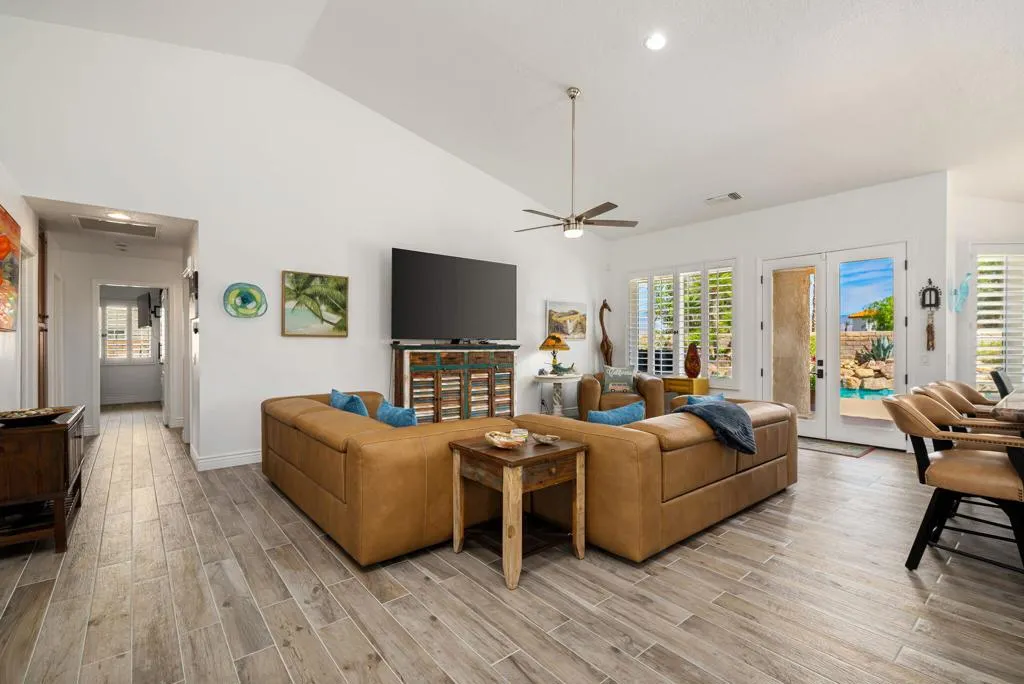 374 Links Drive, Palm Desert, California 92211 home-pic-19