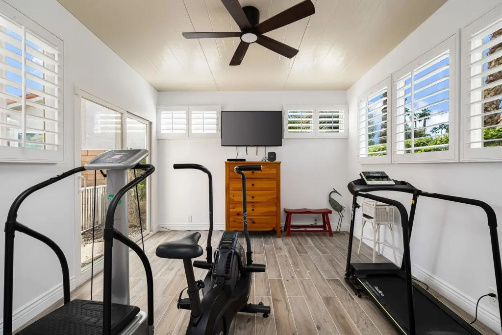 374 Links Drive, Palm Desert, California 92211 home-pic-17