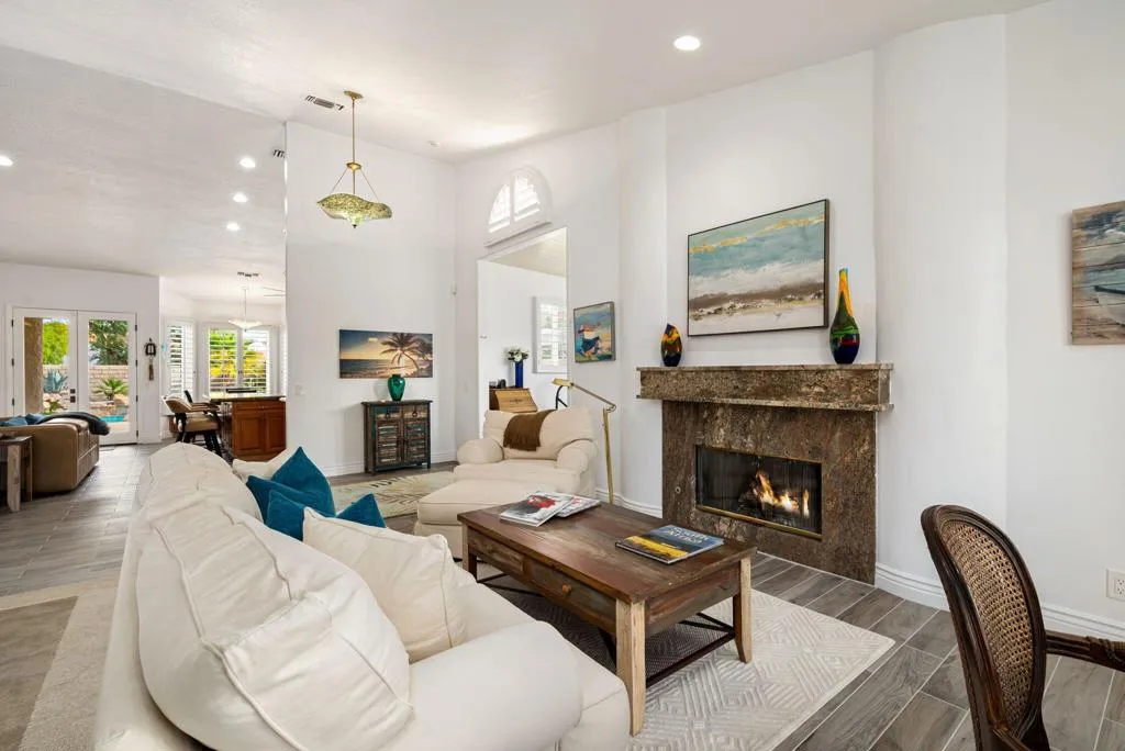 374 Links Drive, Palm Desert, California 92211 home-pic-11