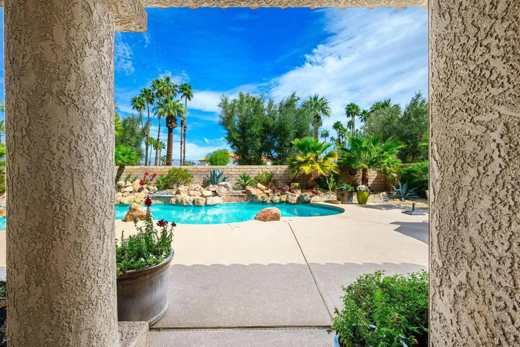 374 Links Drive, Palm Desert, California 92211 home-pic-30
