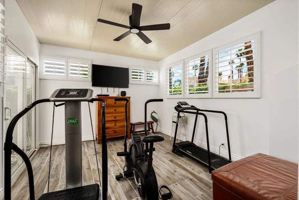 374 Links Drive, Palm Desert, California 92211 home-pic-18