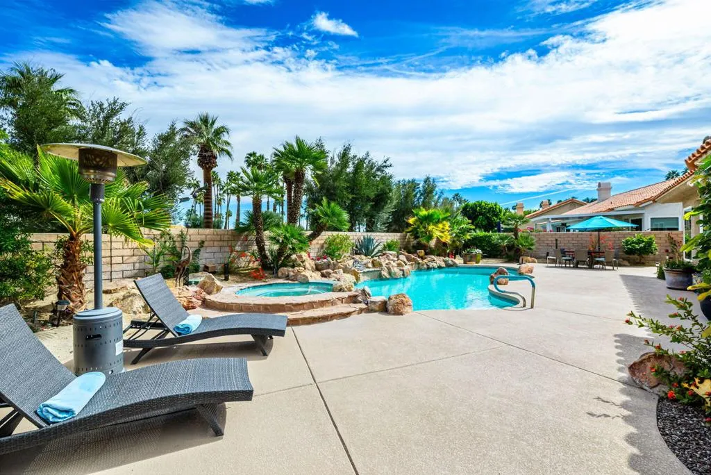 374 Links Drive, Palm Desert, California 92211 home-pic-2
