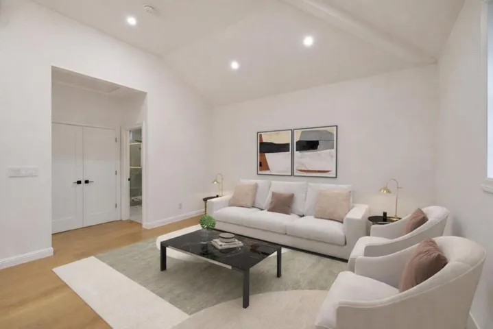 Photo Virtually Staged