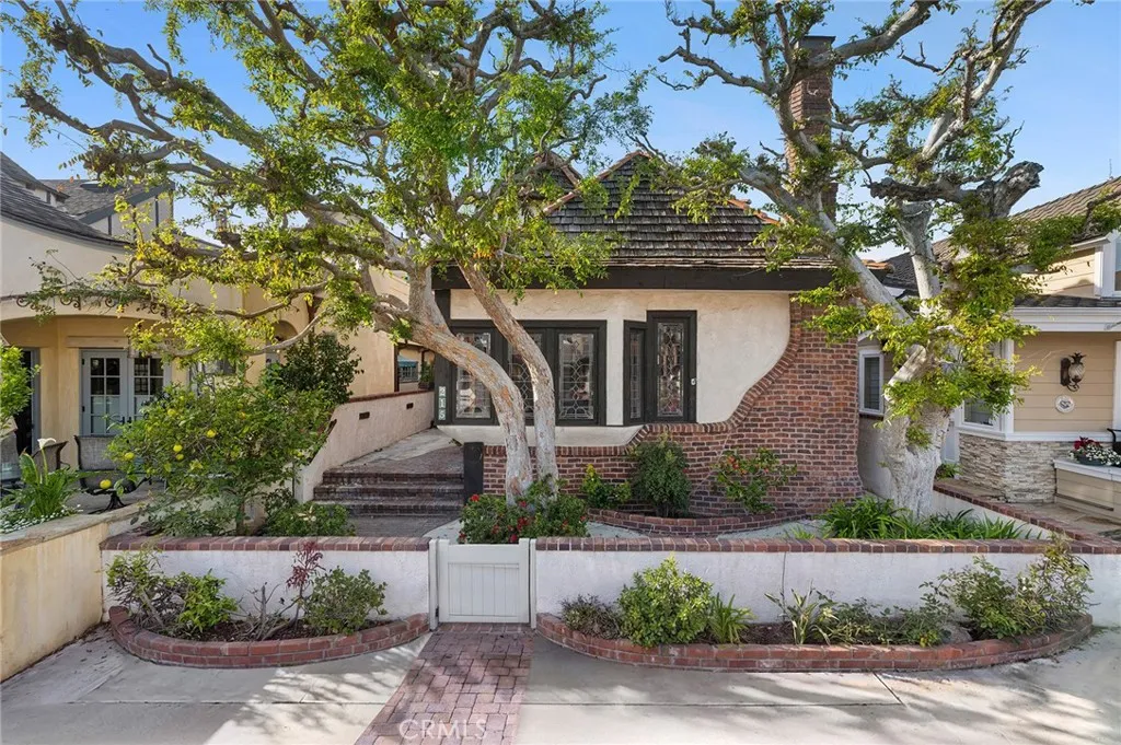 215 Opal, Newport Beach, California 92662 home-pic-1