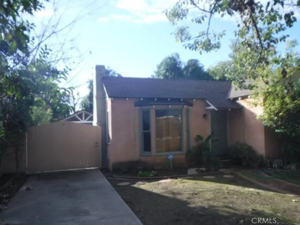 820 E Cortland, Fresno, California 93704 home-pic-1