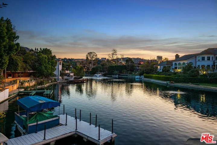 10024 Toluca Lake Avenue, Toluca Lake, California 91602