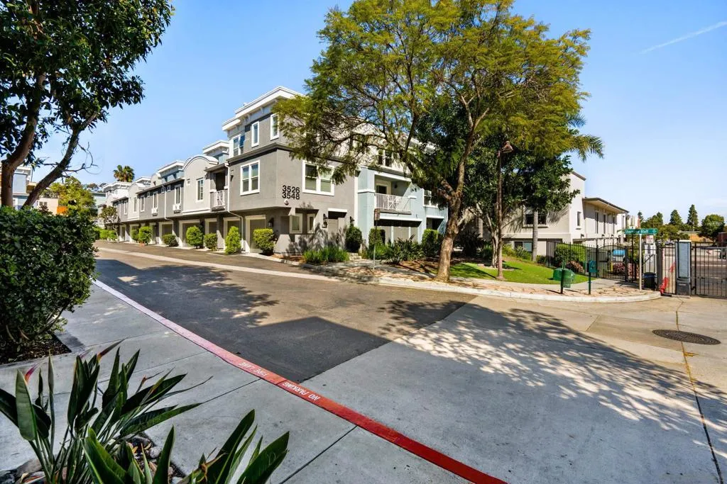 3548 Shoreline Bluff Lane, San Diego, California 92110 home-pic-29