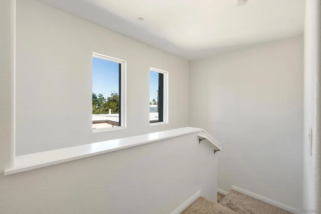 3548 Shoreline Bluff Lane, San Diego, California 92110 home-pic-17