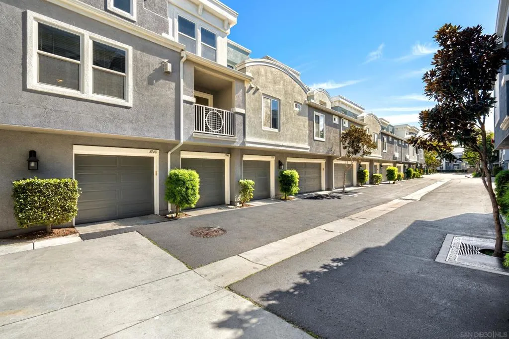 3548 Shoreline Bluff Lane, San Diego, California 92110 home-pic-1