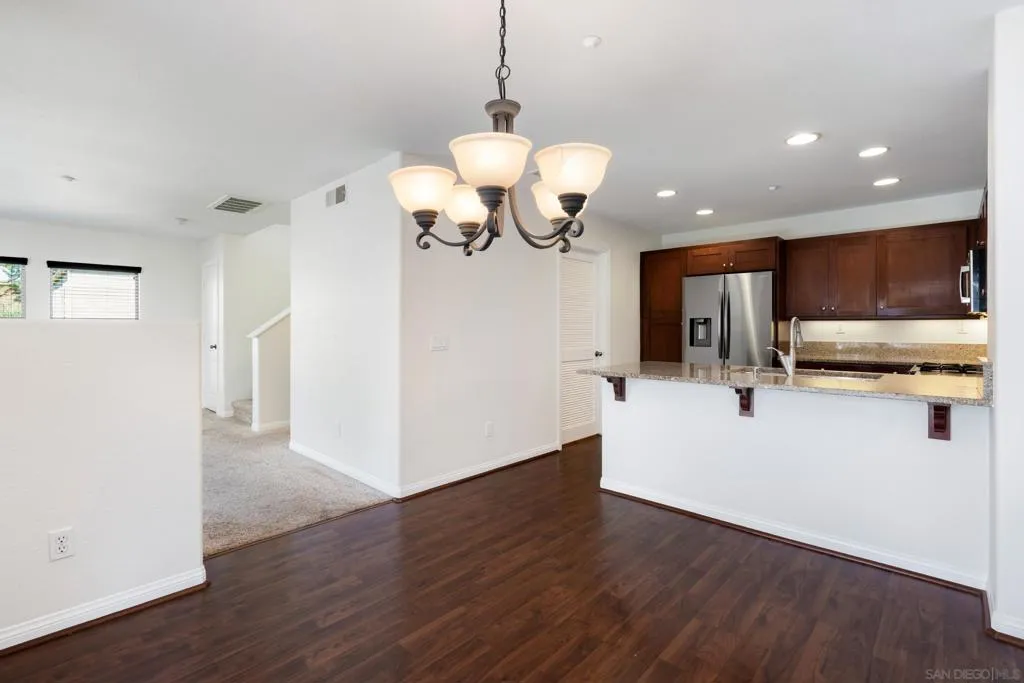 3548 Shoreline Bluff Lane, San Diego, California 92110 home-pic-6