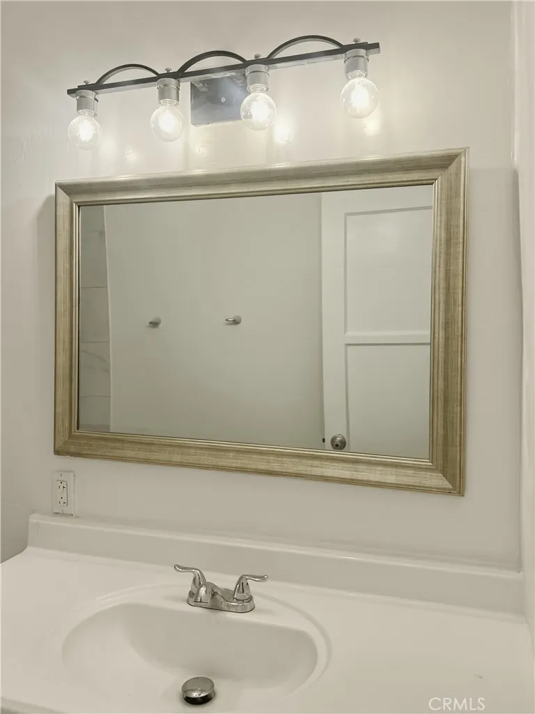 3834 West Blvd, Los Angeles, California 90008 home-pic-13