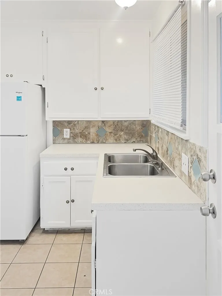 3834 West Blvd, Los Angeles, California 90008 home-pic-17