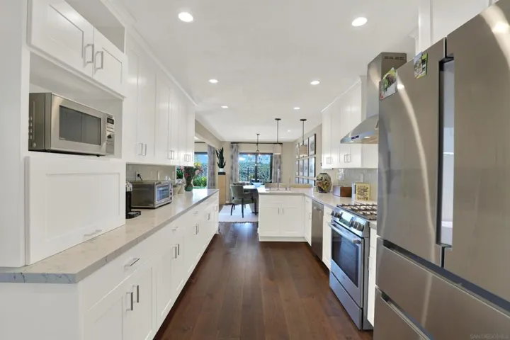 , Escondido, California 92025