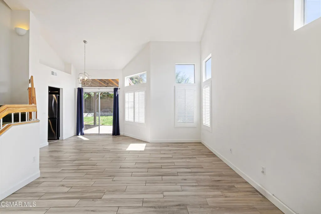 2528 Lowell Court, Simi Valley, California 93065 home-pic-5