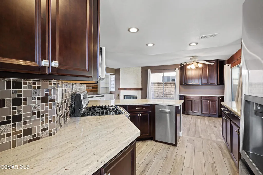 2528 Lowell Court, Simi Valley, California 93065 home-pic-13