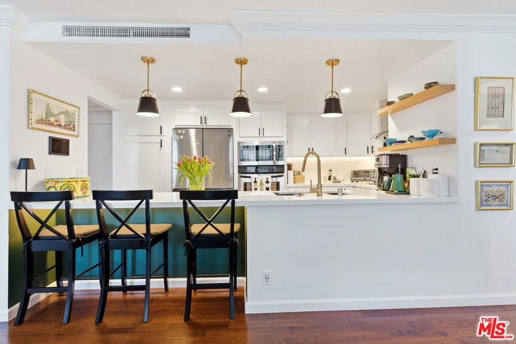 2160 Century Parkway 411, Los Angeles, California 90067 home-pic-8