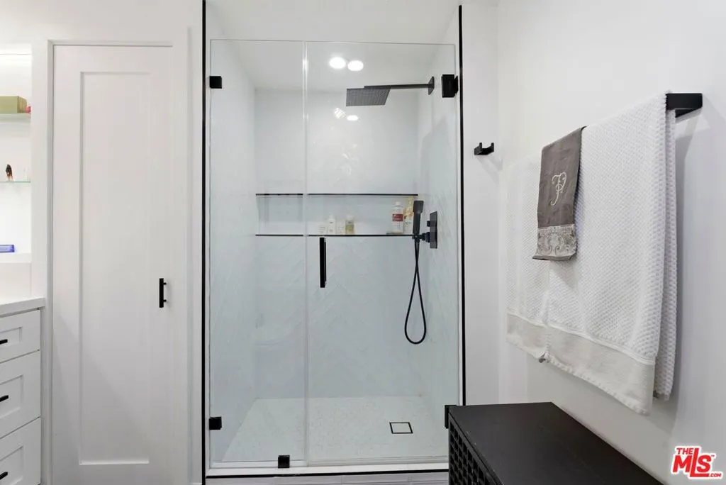 2160 Century Parkway 411, Los Angeles, California 90067 home-pic-23