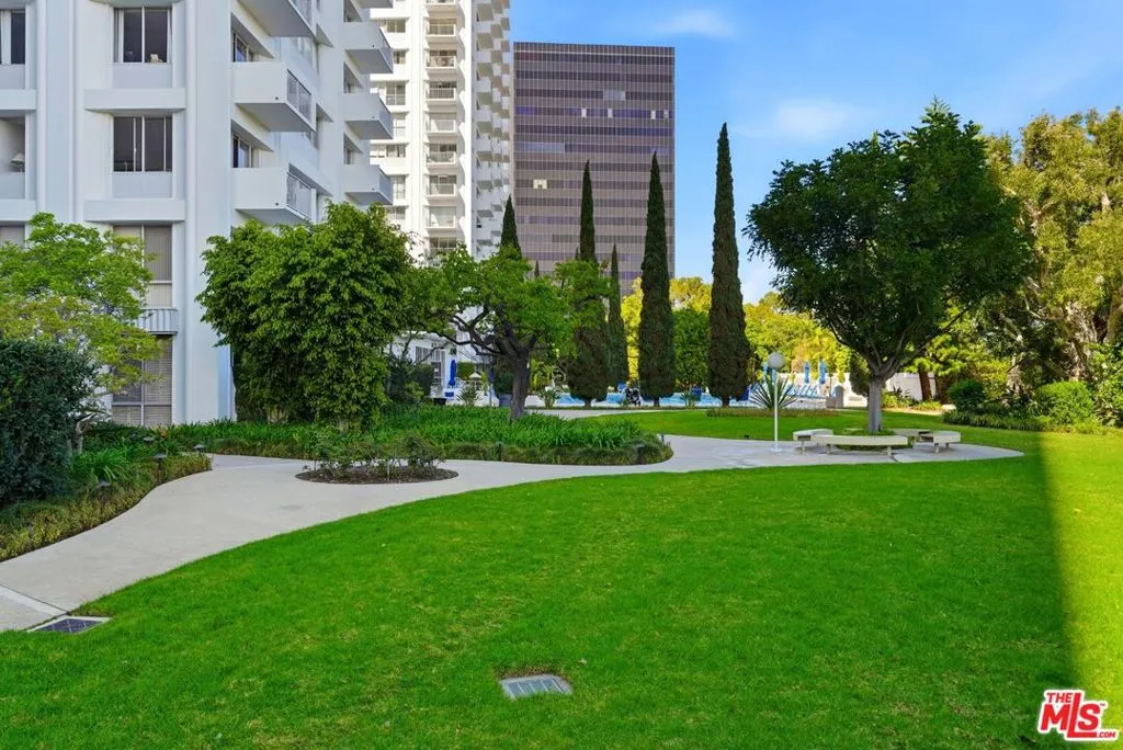 2160 Century Parkway 411, Los Angeles, California 90067 home-pic-32