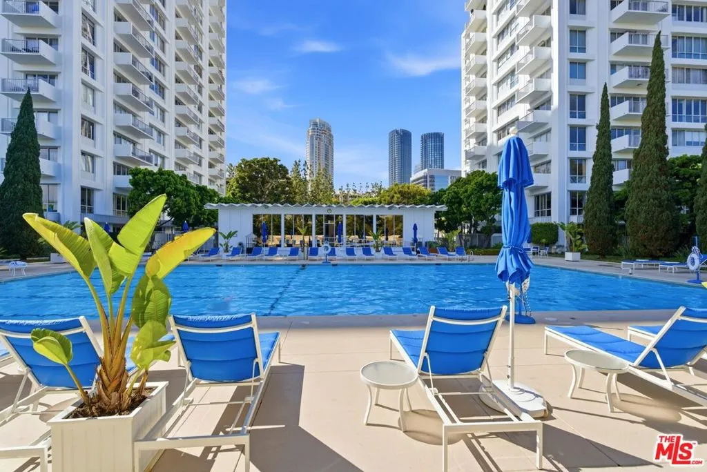 2160 Century Parkway 411, Los Angeles, California 90067 home-pic-29