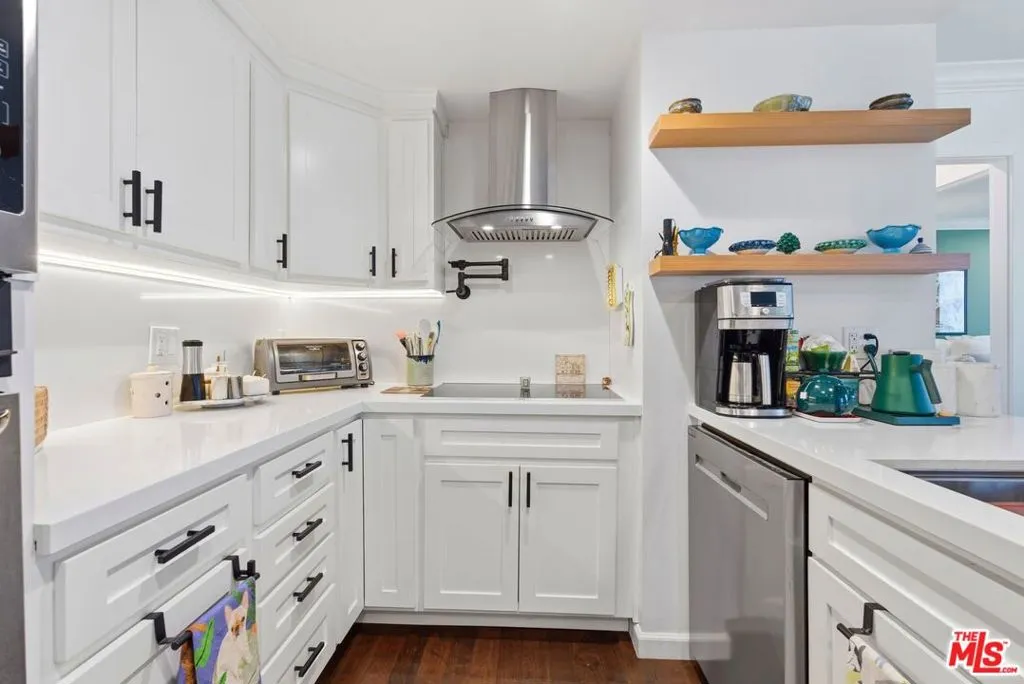 2160 Century Parkway 411, Los Angeles, California 90067 home-pic-12