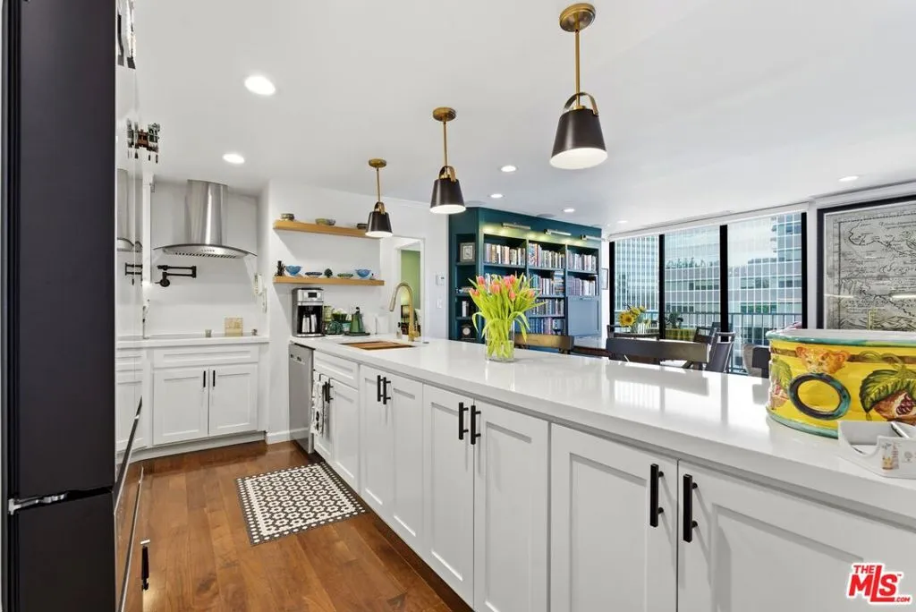 2160 Century Parkway 411, Los Angeles, California 90067 home-pic-11