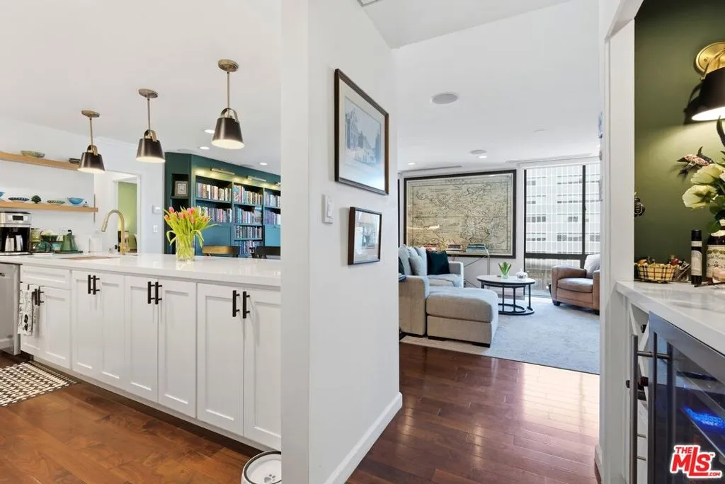 2160 Century Parkway 411, Los Angeles, California 90067 home-pic-2