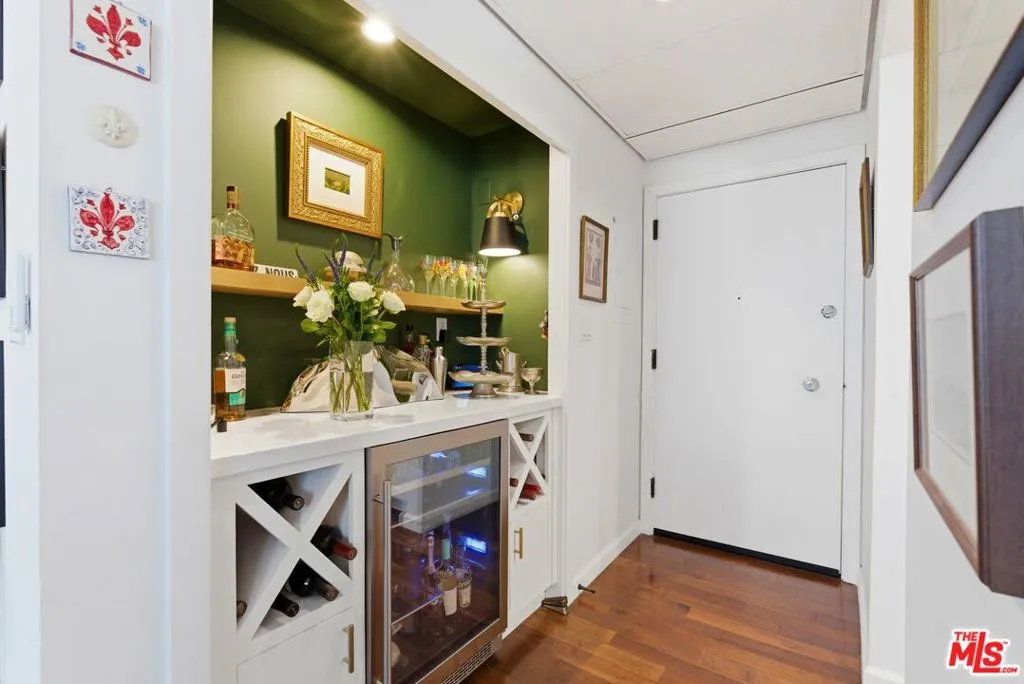 2160 Century Parkway 411, Los Angeles, California 90067 home-pic-10