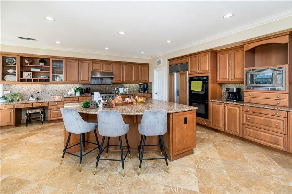 Kitchen including Island