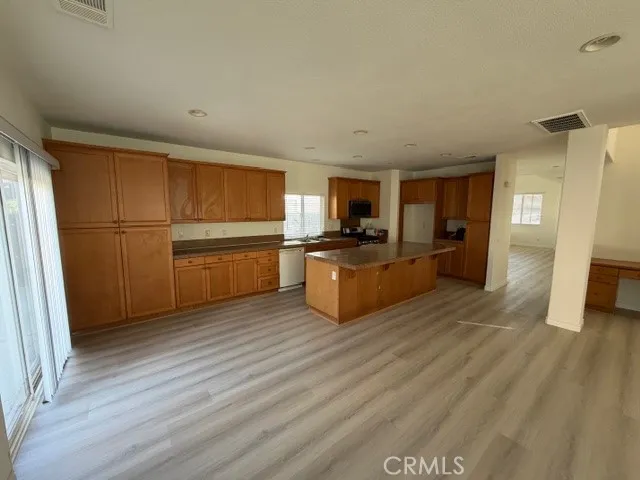 724 Grassy Meadow Drive, San Jacinto, California 92582 home-pic-28