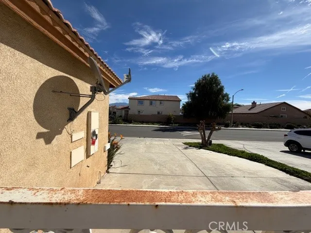 724 Grassy Meadow Drive, San Jacinto, California 92582 home-pic-2