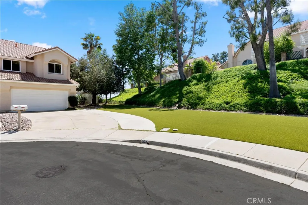 104 Calle Renata, San Dimas, California 91773 home-pic-2