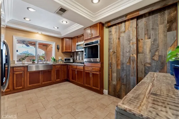 6901 Saddleback Place, Rancho Cucamonga, California 91701