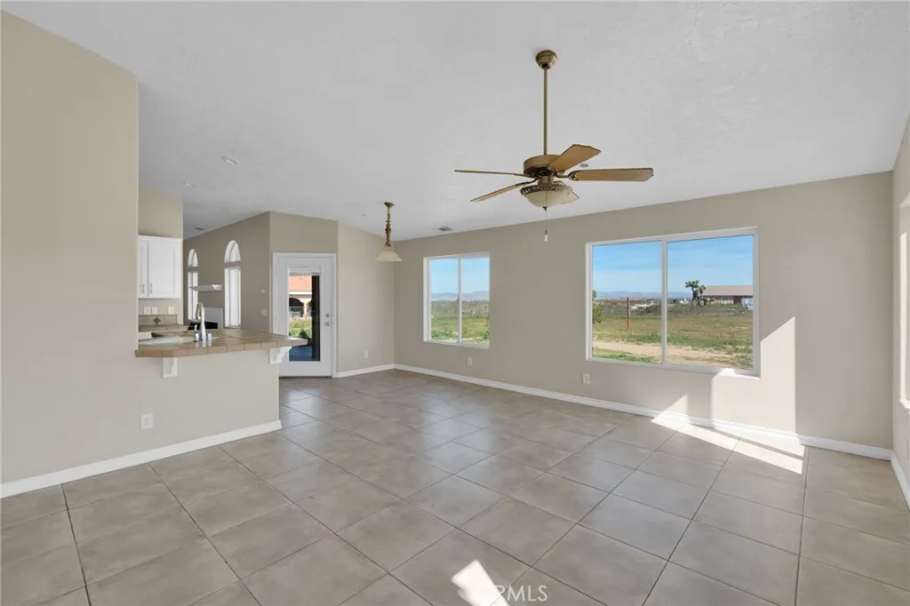 12865 Barbet Road, Phelan, California 92371 home-pic-16