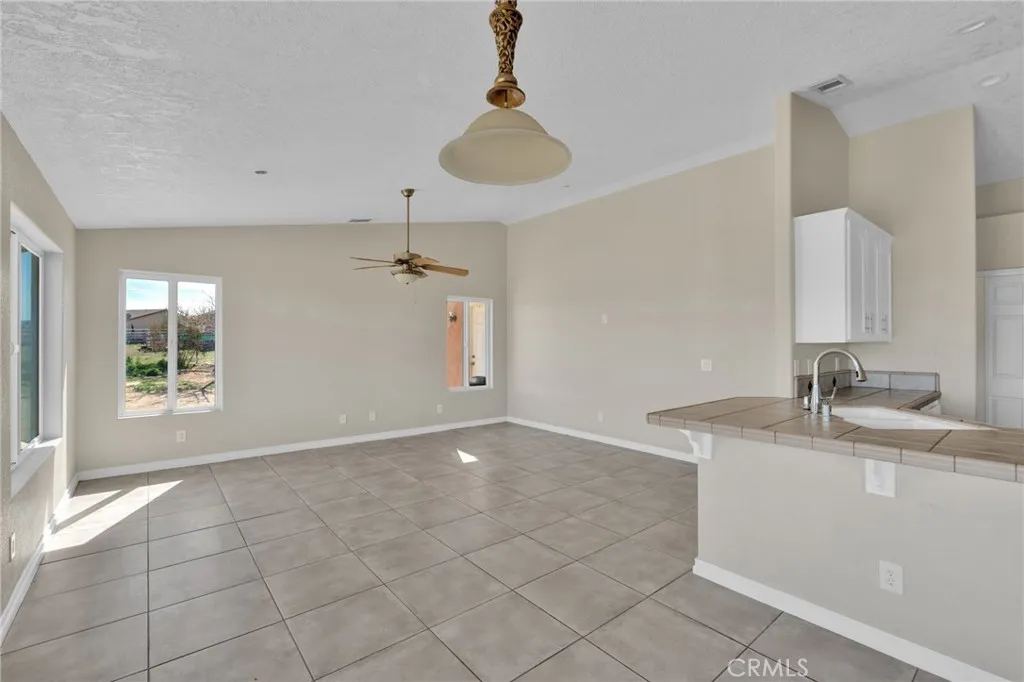 12865 Barbet Road, Phelan, California 92371 home-pic-14