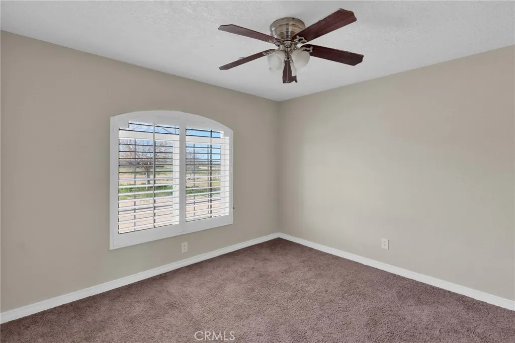 12865 Barbet Road, Phelan, California 92371 home-pic-20
